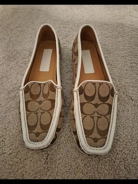 Coach Womens Tan Signature Canvas Slip-On Loafers